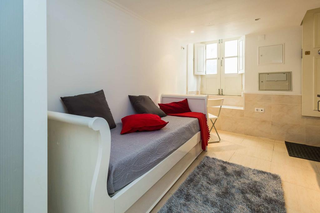 Low Cost - Historic City Center Rc Apartment ลิสบอน ภายนอก รูปภาพ