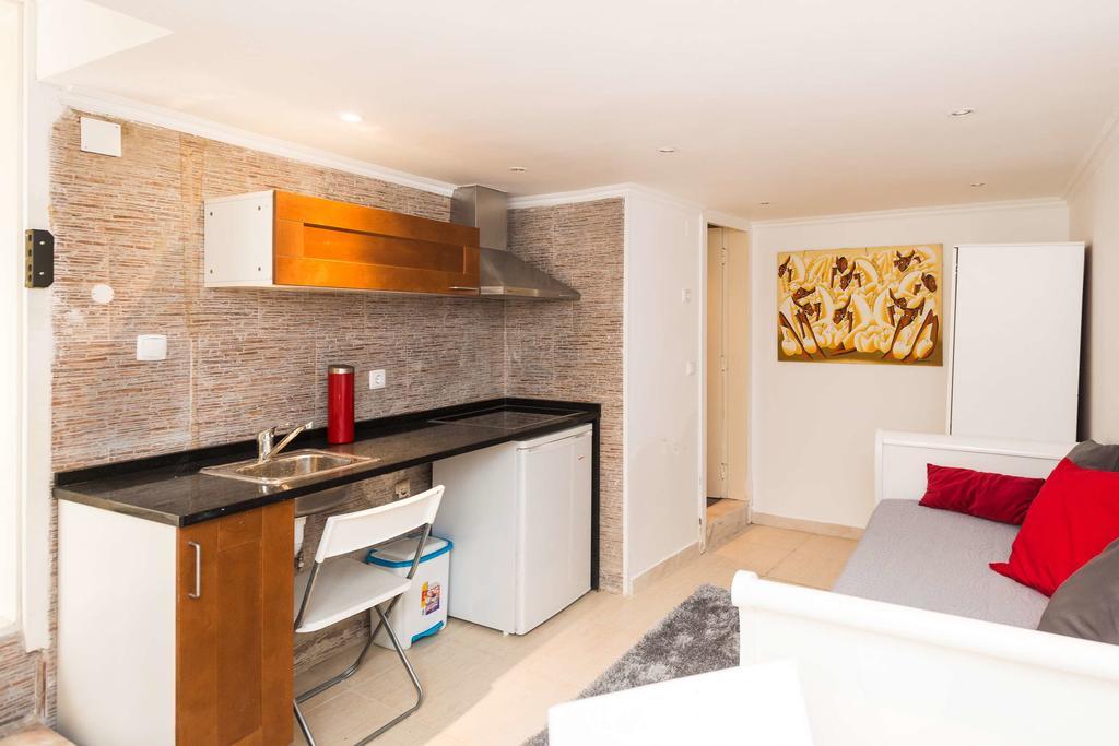 Low Cost - Historic City Center Rc Apartment ลิสบอน ภายนอก รูปภาพ